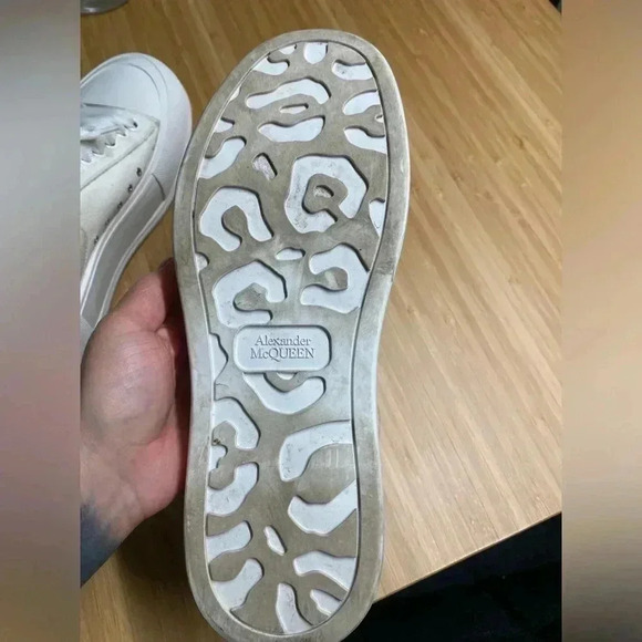 Alexander Mcqueen sneakers white, US size 8.5 M or 10 F - Picture 7 of 7
